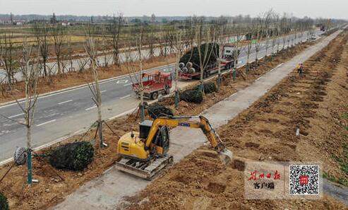 荆州机场连接线省道s322一级公路开始绿化施工